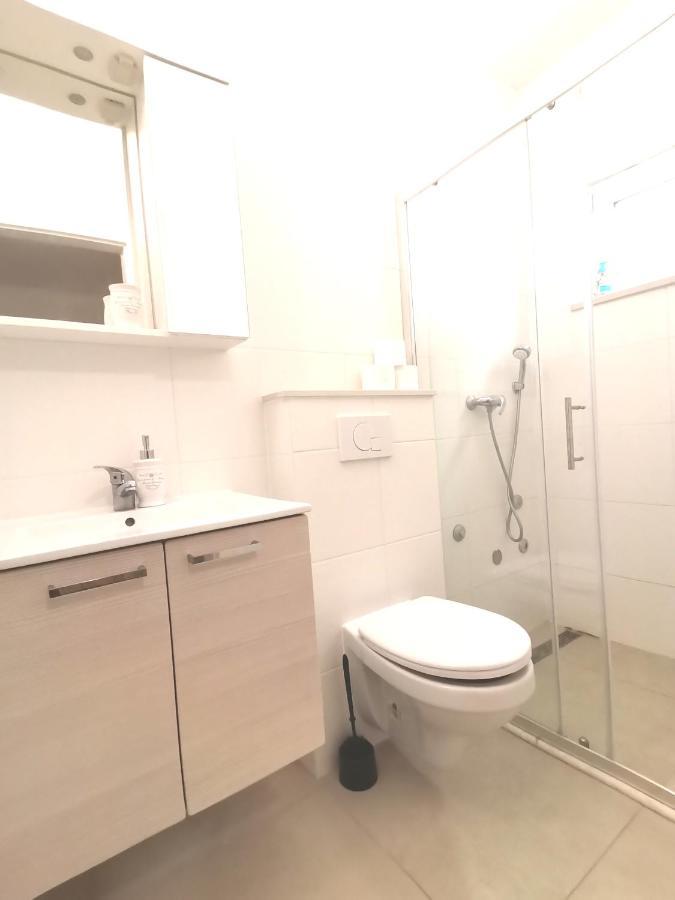 Apt White Idyll, 3 Bedrooms, 3 Bathrooms, Terrace Apt Promajna Eksteriør billede