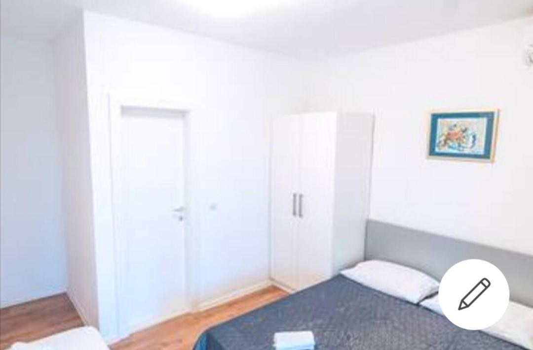Apt White Idyll, 3 Bedrooms, 3 Bathrooms, Terrace Apt Promajna Eksteriør billede