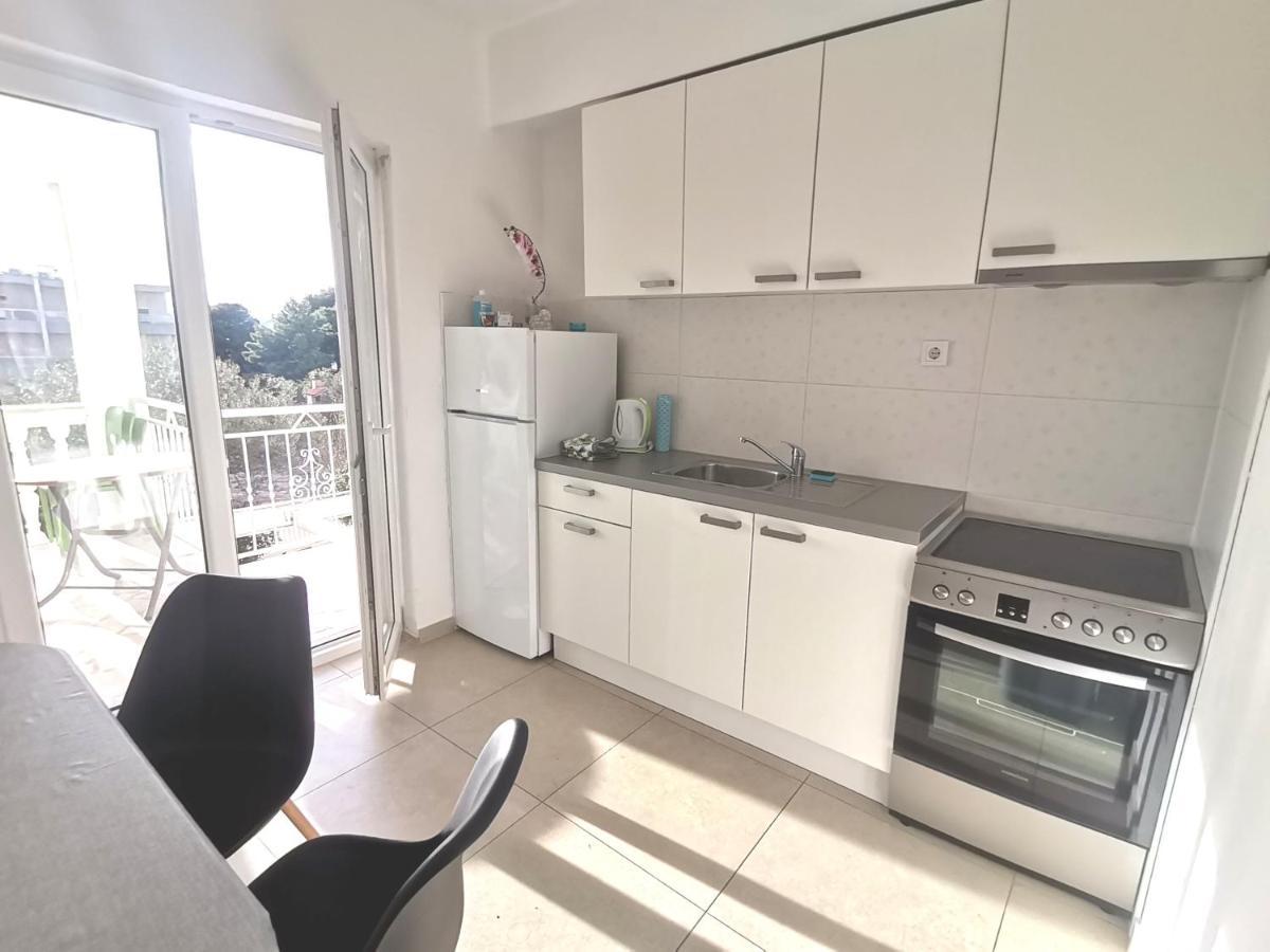 Apt White Idyll, 3 Bedrooms, 3 Bathrooms, Terrace Apt Promajna Eksteriør billede