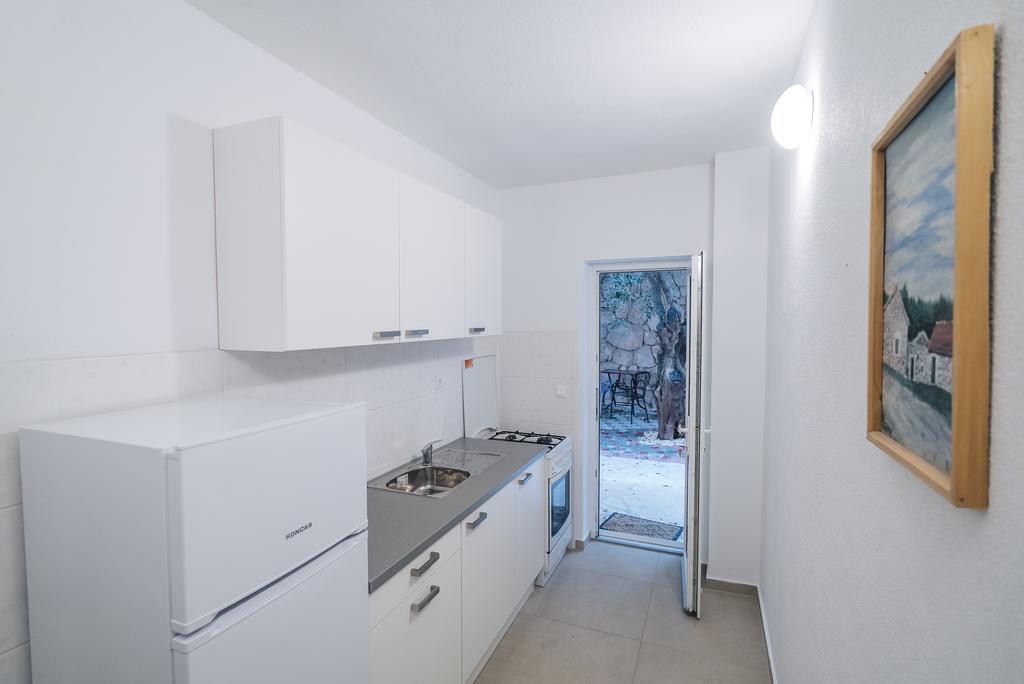 Apt White Idyll, 3 Bedrooms, 3 Bathrooms, Terrace Apt Promajna Eksteriør billede
