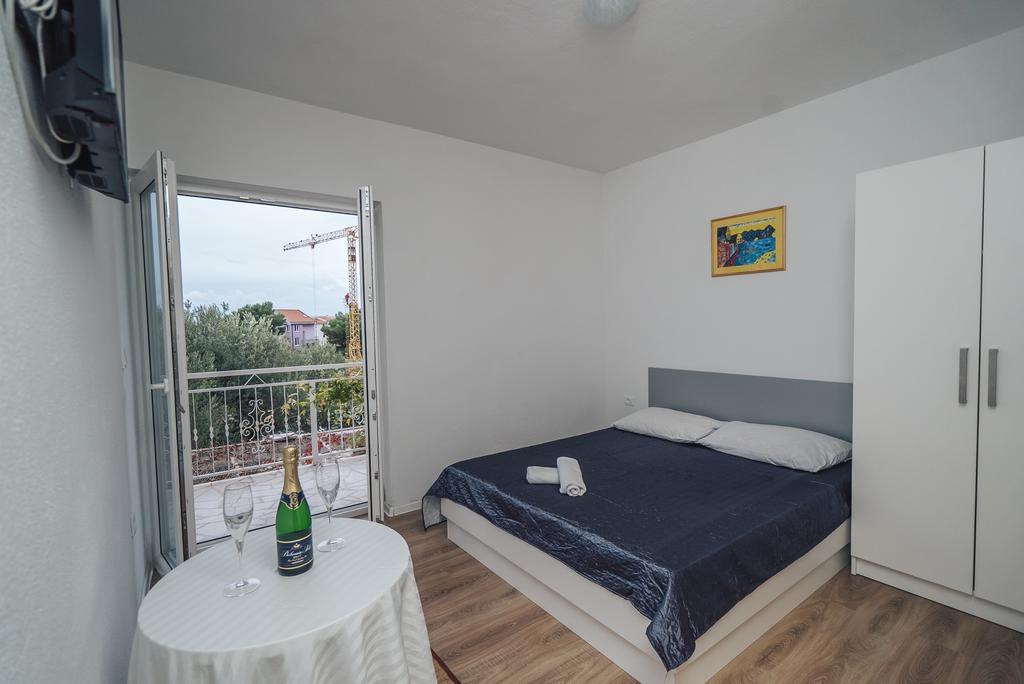 Apt White Idyll, 3 Bedrooms, 3 Bathrooms, Terrace Apt Promajna Eksteriør billede